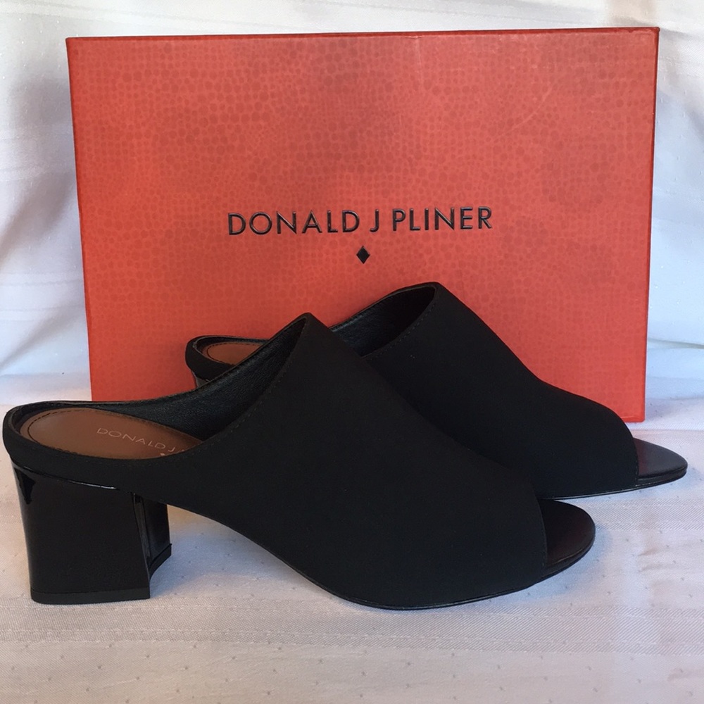 NEW! Donald Pliner Ellis in black